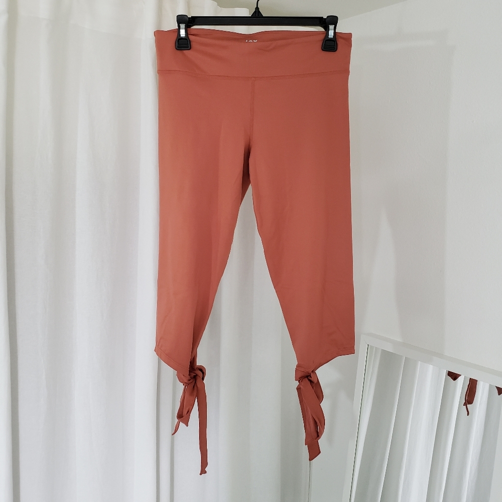 EUC Joy Lab Orange Work Out Capri Leggings